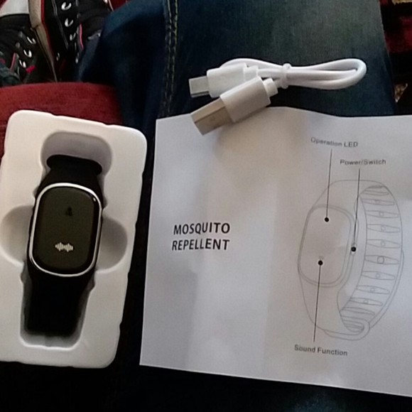 Mosquito repellent watches - Picture 2 of 3